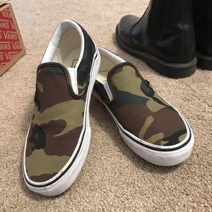 Camouflage Vans